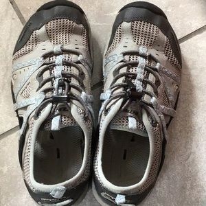 Mountrek Women’s Shoes size 8
